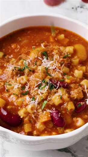30-Minute Italian Sausage & Bean Soup 🍲