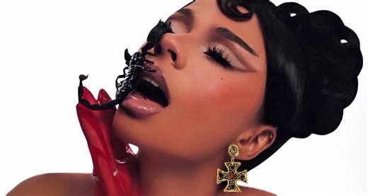 Artist: Mariah The Scientist Song: Different Pages #mariahthescientist #musicyouneed #rnbmusic