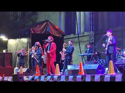 La Tremenda korte Tanto amor me marea noches de primavera