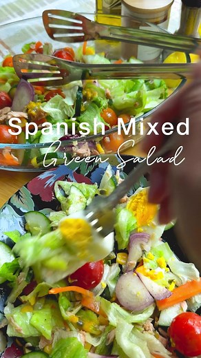 Healthy Spanish Mixed Green Salad with Olive Oil Recipe