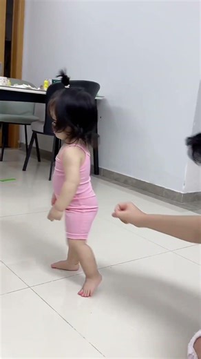 I’m not chubby, I just have lots of meat😂human baby#Encourage you to have a daughter