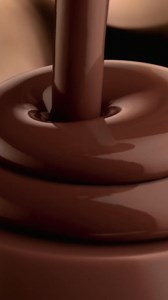 Share the ultimate bliss this festive season with LINDOR. Irresistibly smooth melting chocolate from the Lindt Master Chocolatier. 🍫✨ | Lindt