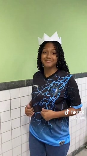 Tutorial de Coroa de Papel: Passo a Passo Criativo