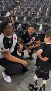 593K views · 10K reactions | Domingão é dia de se reunir com os brothers e curtir um jogão do time de coração... Que galerinha pé quente! 禮 : @tayanegandra / IG #BrasileirãoNoSportv #VASxGRE #Gui #Buda #Juninho #Vasco #BBB | sportv | Facebook