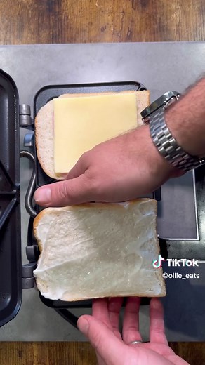 Butter Vs. Mayo: The Ultimate Retro Cheese Toastie Experiment