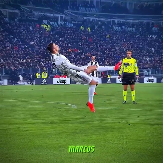 🐐✨ #football #cristianoronaldo #ronaldo #trending #viral #realmadrid #championsleague #messi #neymar