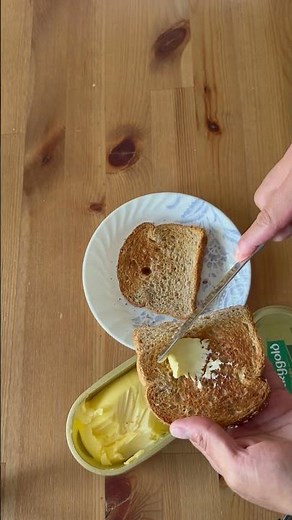 How To Butter Toast #toast #tutorial #breakfast #howto