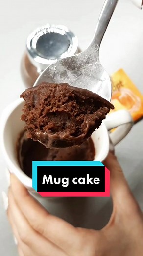 Mini tort la microunde: Deliciu rapid și simplu