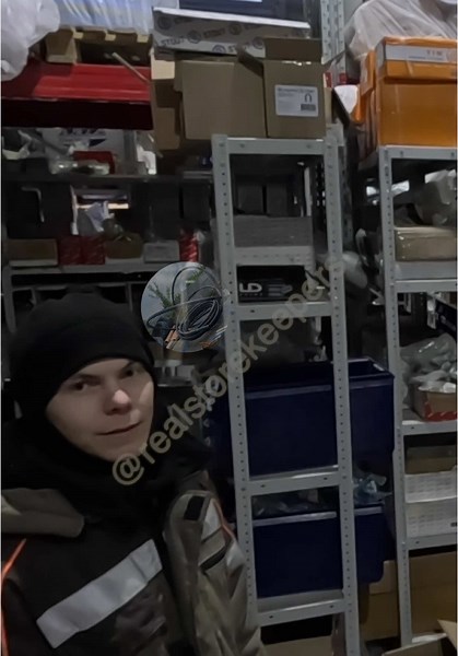 Серёжа строит из себя охуенно умного #будникоадовщика #юмор #прикол #работа #склад