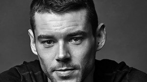 Brian J.Smith Net Worth, Salary, Husband, Now, Married, Affairs