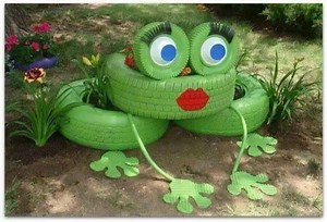 FROG GARDEN PLANTERS....made from OLD TIRES! This is such a fun idea...what do you think? Find this & Over 40 of the Best DIY Yard Ideas here... http://kitchenfunwithmy3sons.com/2016/03/the-best-garden-ideas-and-diy-yard-projects.html/ . | Kitchen Fun With My 3 Sons