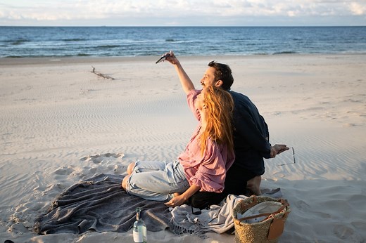 Borders of Love: Trailer & Kritik zum Film - TV TODAY