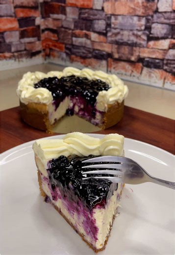 Delicious Blueberry Cheesecake Recipe with Custard