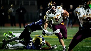 Walsh Jesuit controls line of scrimmage to win football regional title