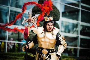 The First Cosplay of Lu Bu’s Gold Dynasty Warriors 9 Armor