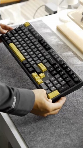 RK X104 – 104-Key Hot-Swappable Mechanical Keyboard ✨