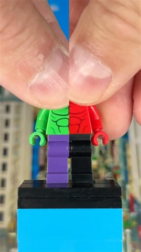 Green Hulk VS Red Hulk LEGO Marvel Showdown