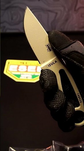 Unleashing the Izula: A Compact Survival Knife #esee #izula #survival