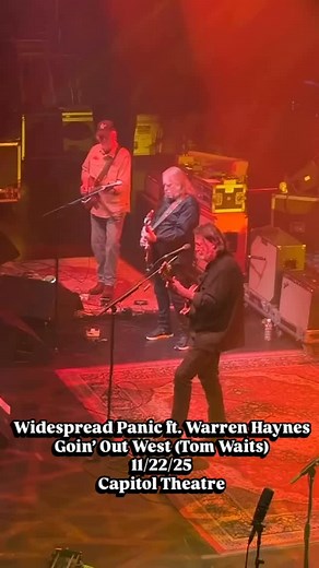 Warren Haynes joins Widespread Panic on “Goin’ Out West” (Tom Waits) at The Capitol Theatre! 🎥: @mattbusch28 #WidespreadPanic #WarrenHaynes #TomWaits | Live For Live Music