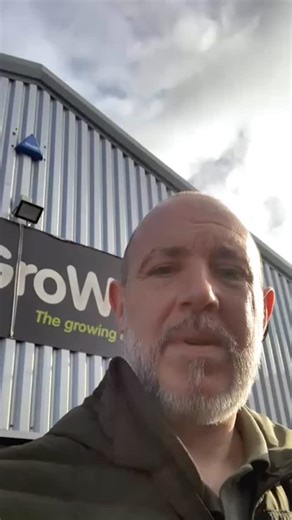 @plagron_uk are in our Coleshill store today giving you some fantastic freebies & expert advice for our vendor day! @chris_plagron is there today & tomorrow, so pop down, see him and find out why you should be using the @plagron_official range 💜 | GroWell