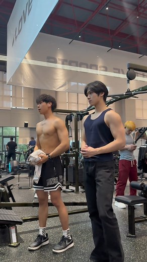 I look pretty cool #fitness #male high school student 长的有点爽 #健身 #男高中生 #boy #chinaboy #traidep #mucles #boylove #cosplay #gymtime | Goodboy Online