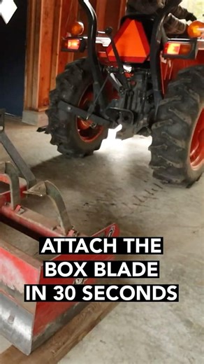 Attach the box blade in 30 seconds!