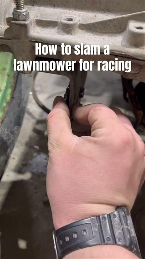 How to slam/lower a lawnmower for racing #slammed #lowered #lawnmower #racing #fabrication #garage