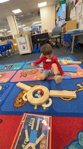 Here's a follow-up to my original Mat Man video—this time, my son is taking the lead! After many requests to see him do it independently, here he is figuring it out all by himself. It's delightful to see his understanding and creativity in action. How adorable is that? Yes, he absolutely nailed it! | Preschool Vibes