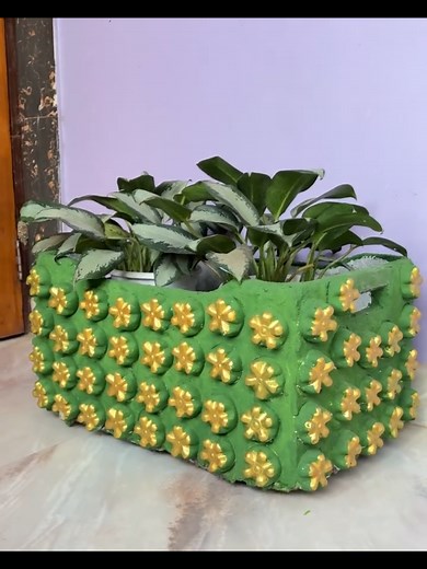 Modern and stylish flower pot using bottles #cementcrafts #reused #jutecrafts