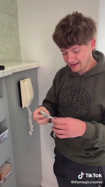 WHEN HE SWITCHED THE BOXES @brad.smit I OWE YOU #magicprank #sneaky #prankwars