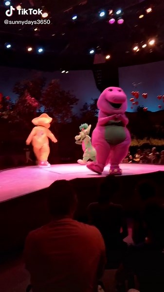 Barney's Hand Heart in the Park | 90s Throwback