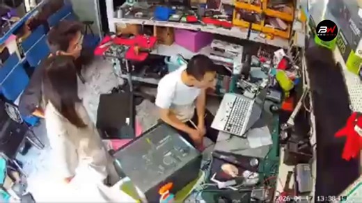 A college girl brought her overheating computer to an engineer with her brother, only for him to quickly discover the embarrassing reason behind it