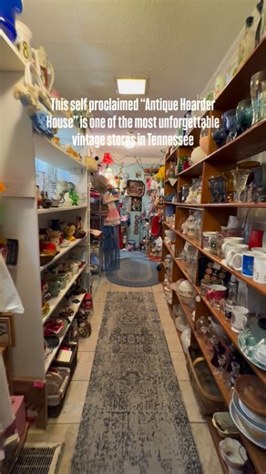 Lebanon Tennessee on Instagram: "🏡This self-proclaimed “Antique Hoarder House” is one of the most unforgettable vintage stores in middle Tennessee! ✨ Every room is packed floor-to-ceiling with vintage treasures, from Pyrex, Corelle, and Tupperware to furniture, jewelry, holiday décor, collectibles, vinyls and clothing. Grandma-core is trending, and this house perfectly captures that nostalgia. Whether you’re hunting for unique décor, collectible kitchenware, or one-of-a-kind vintage finds, or, 