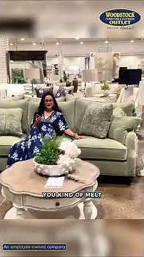 This Green Sofa Trend Is Everywhere Right Now 👀