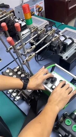 #truck-mounted crane #mobile crane #drilling rig#车 Crane Remote Control Part 138