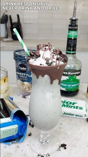 Frozen Grasshopper #cocktail #icecream #mint #chocolate