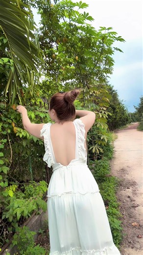 Video của Trinh Trinh🍂Bolero (@trinhtrinhbolero) với bản nhạc nhạc nền - Nguyễn Quý Nhi
