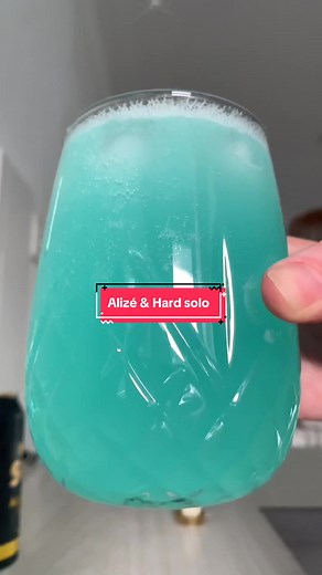 Refreshing Alizé Cocktails for a Lively Summer