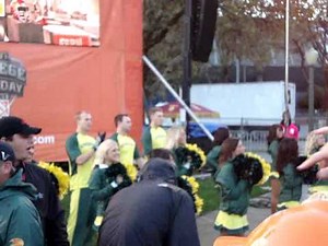 Oregon Ducks cheerleaders at ESPN College Gameday vs. USC 10-30-2010