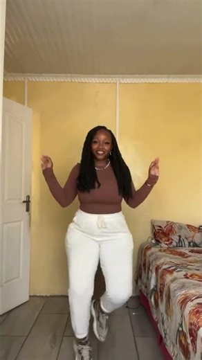 Three Step Dance Moves 🍑🔥💃🏽🔥🍑 SUBSCRIBE for more