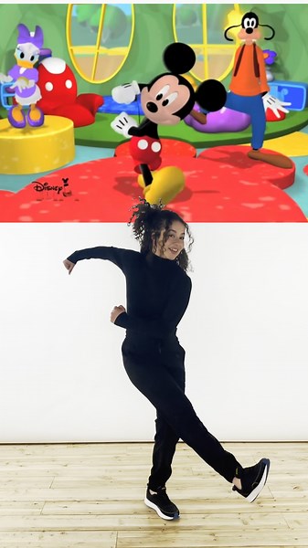 How to do the Hot Dog Dance like Mickey in TV show Mickey Mouse Clubhouse - Dance meme! ‪@disneyjr‬