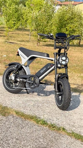 OUXI V8 Ultra Mini: la Mini E-Bike Fat Tire che Sorprende! ⚡🚲 #shorts