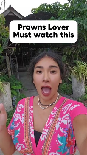 The secret to Thailand’s best prawns! 🦐 👉 Follow | Like❤️ | Share 🙏 @thaitraveltipss for exclusive food guides and travel tips. Get ready to savour the most delicious prawns in Thailand! 🍤 In this video, I’m taking you to a hidden gem known only to locals. These prawns are huge, sweet, and sold at unbeatable local prices. Don’t miss out on this authentic Thai culinary experience that most tourists never discover. Watch the video to find out where you can taste these amazing prawns and indulg