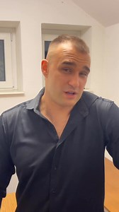 Kad se sastanu dvije generacije pjevaca Nuki Dolicanin(Nervozni postar) i Haris Berkovic(pobjednik Zvezda Granda), pa onda i zapjevaju | Bato Sisic