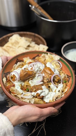 Sidra Zeb on Instagram: "Sobat/Painda a traditional dish of kpk. Served in one pot, shared by all (penda is basically a word for sitting together and eating together). Recipe: ( for 4-6 persons) In a pot add 1 cup of oil, add 2 medium size chopped onions and fry until light brown. Now add whole garam masala ( bay leaf, 2 brown cardamoms, tea spoon of black pepper, 2 green cardamom, 1 nutmeg, half tsp cumin seeds). Add 3-4 chopped tomatoes and cook them till tender. Now add chicken pieces, i adde