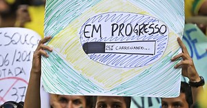 Copa das Manifestações: veja os melhores cartazes de protesto nos estádios
