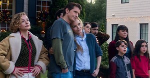 Loin des comédies romantiques stéréotypées des fêtes de fin d'année, ce nouveau film de Noël s'impose déjà comme le meilleur de 2025