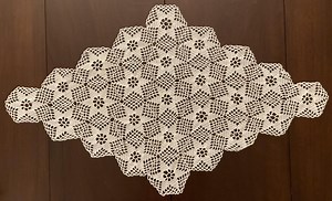 Diamond of Stars Hand Crocheted Table Runner - Etsy Canada