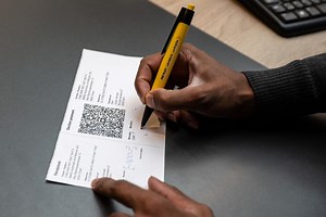 Les facture à codes QR remplacent les anciens bulletins de versement | RTS