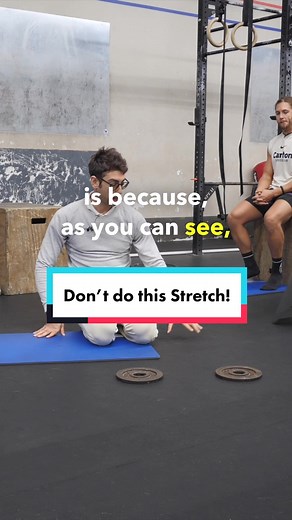 THE FROG STRETCH PROBLEM The frog stretch is a well-known flexibility exercise for the adductors and the lower body in general. But the majority of people just do that wrong. Let me explain. ✅ If you perform a regular frog stretch on the floor, you’re going to feel that as you’re in the stretch there’s a lot of friction between your feet and the floor. Due to that friction, you can’t really spread your knees wide apart. ✅ Put your back against the floor instead and put some weights on your knees